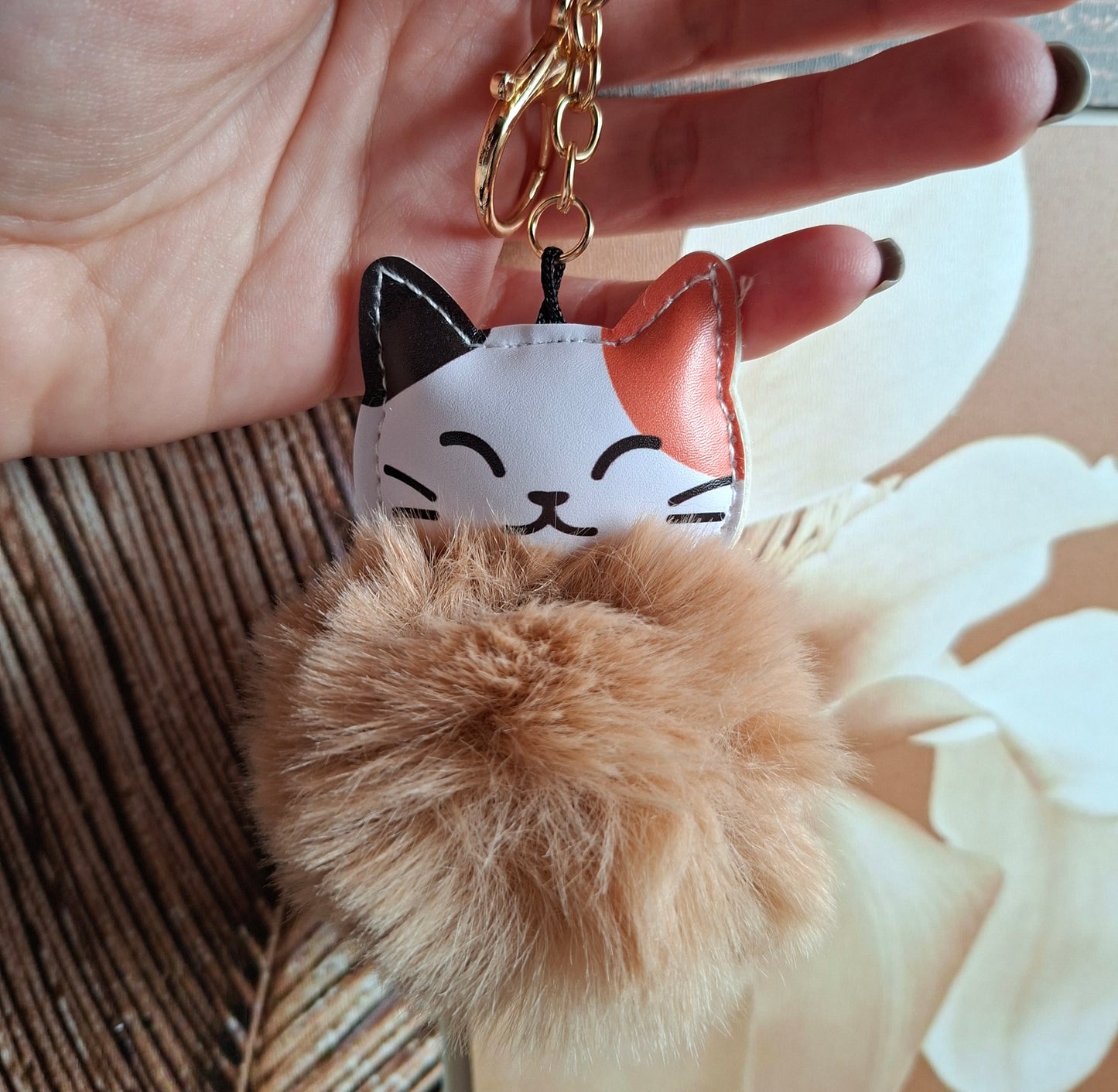 Grauer Pompom-Katzen-Schlüsselanhänger